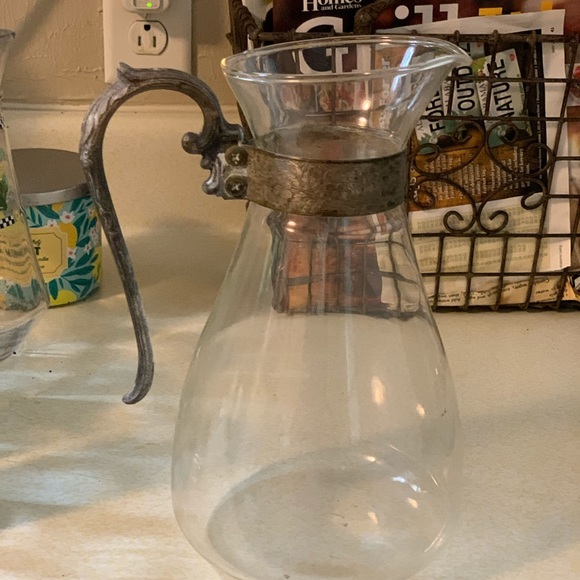 Two Vintage Pitchers Glass - Picture 2 of 4